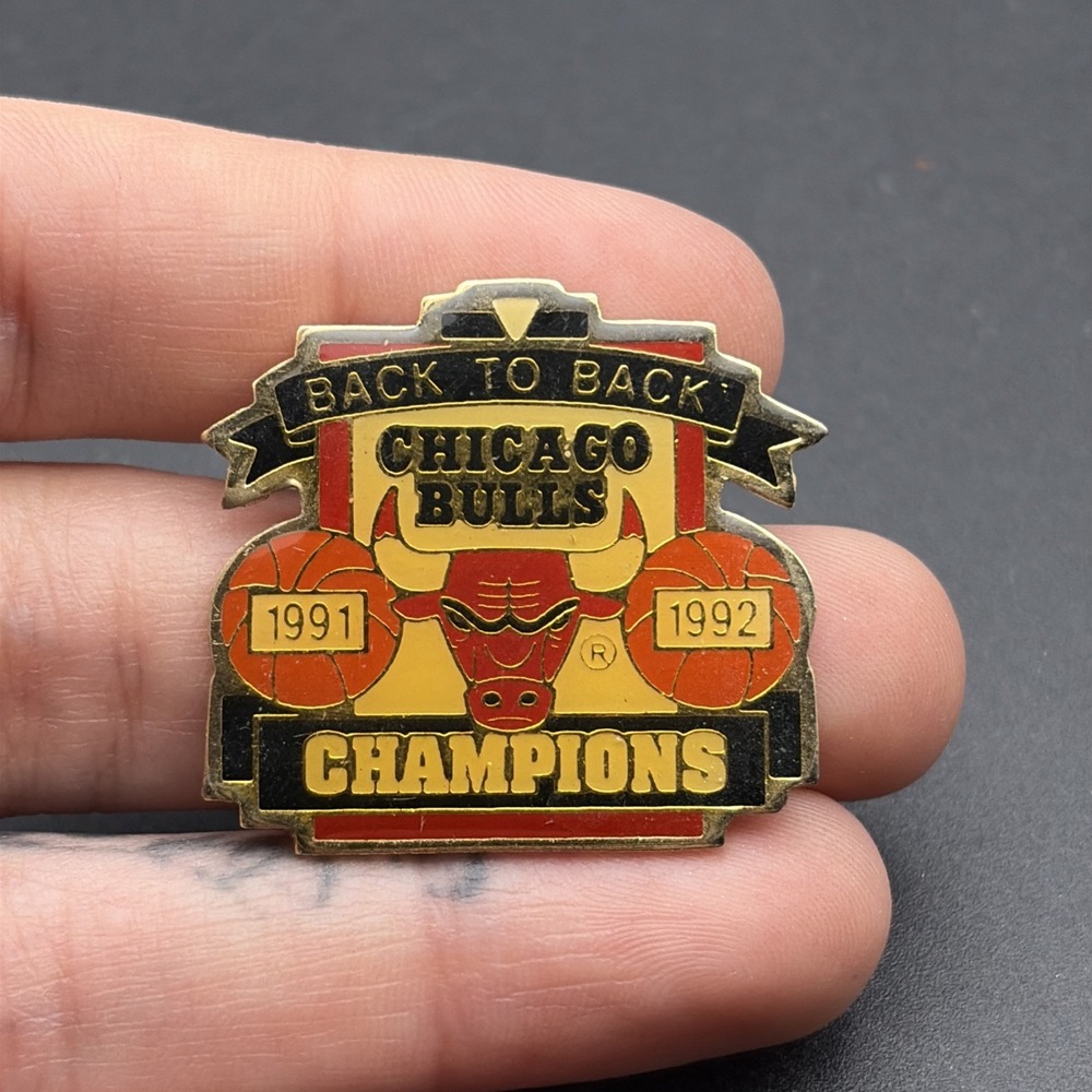 Vintage Chicago Bulls NBA Basketball Back To Back Champions 91 92 Lapel Hat Pin